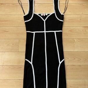 Black and white mini